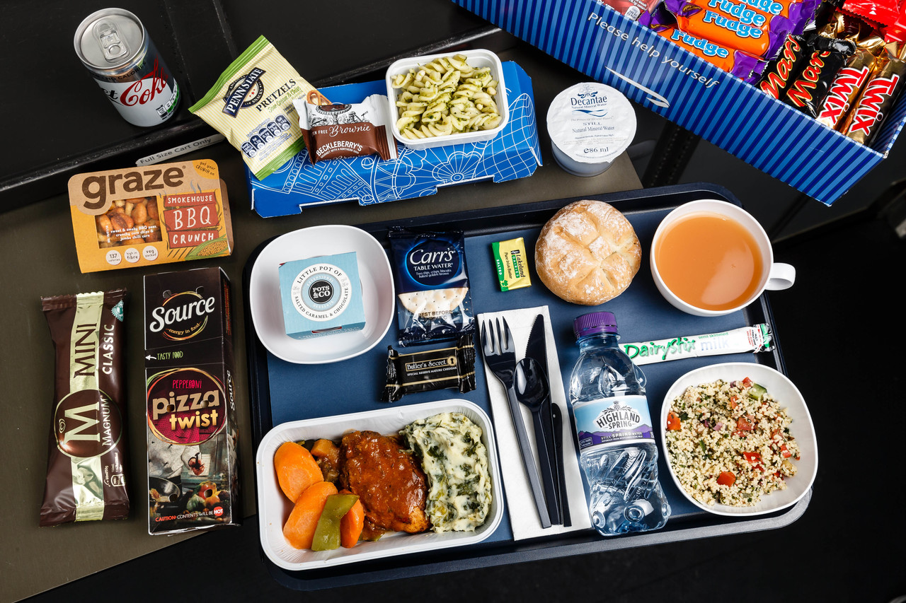 Rate These ✈️ Airplane Meals and We’ll Give You Your Next Vacation Spot 1322