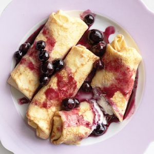 🍳 Pick Some Breakfast Foods and We’ll Reveal Your Celebrity Twin Blueberry crepes