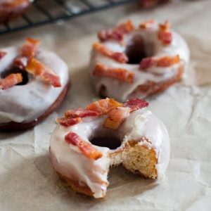 🍳 Pick Some Breakfast Foods and We’ll Reveal Your Celebrity Twin Maple bacon doughnut