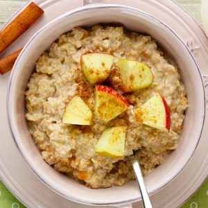 🍳 Pick Some Breakfast Foods and We’ll Reveal Your Celebrity Twin Caramel apple oatmeal