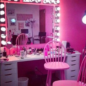 Design A Completely Pink Bedroom & We'll Guess Your Age Quiz 