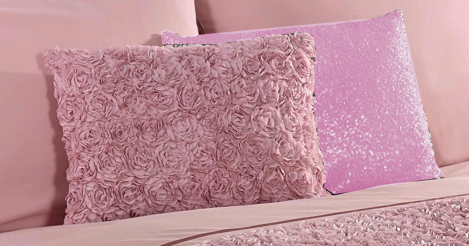 🎀 Design a Completely Pink Bedroom and We’ll Guess How Old You Are 730