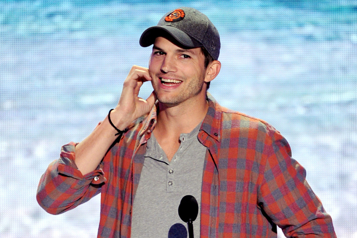 🍿 Can You Beat This Movie-Themed Game of “Jeopardy”? Ashton Kutcher