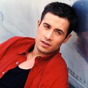 Design A Completely Pink Bedroom & We'll Guess Your Age Quiz Freddie Prinze Jr.