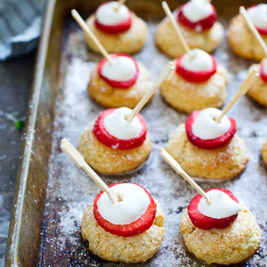 Eat At Celeb Weddings To Know The Age You'll Get Married Quiz Mini strawberry shortcakes