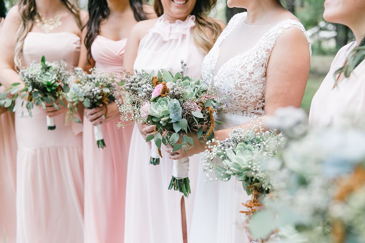 bride bridesmaids flowers