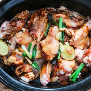 🍗 Everyone Has a Chicken Wing Flavor That Matches Their Personality — Here’s Yours Slow-cooked