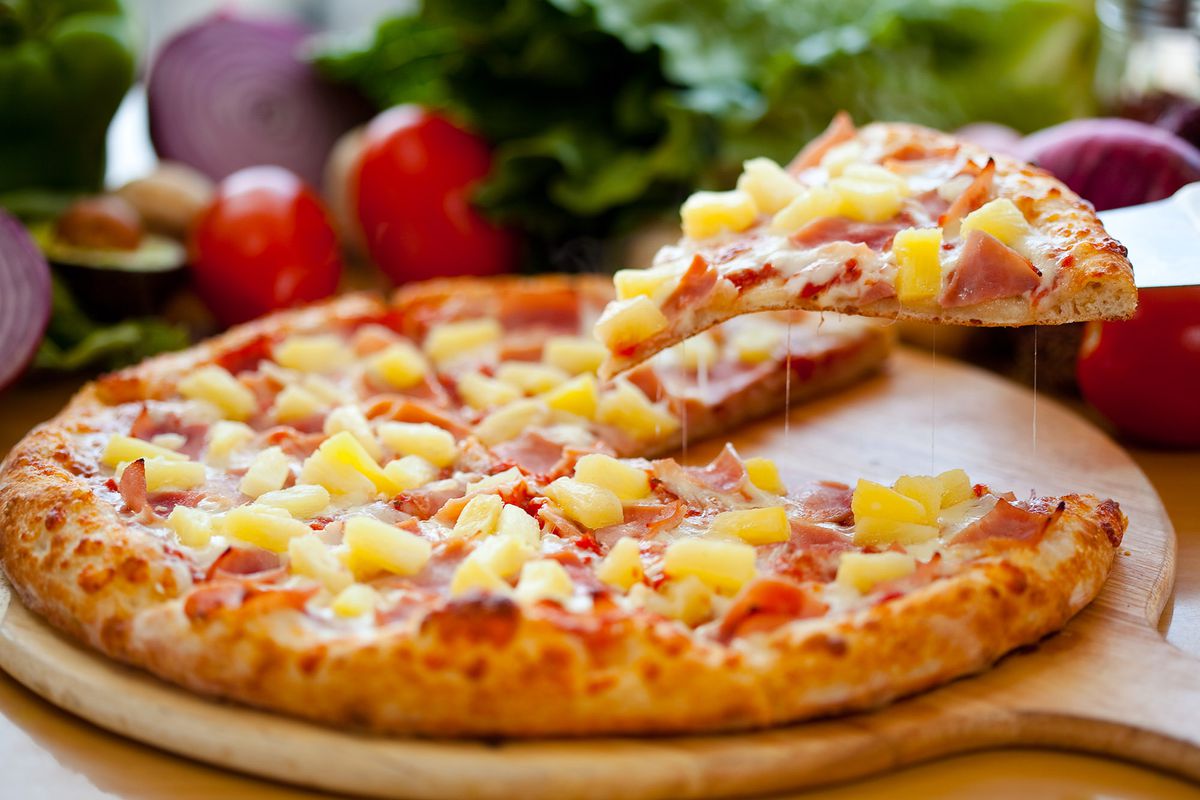🍆 Vote “Yay” Or “Nay” On These Polarizing Foods, And We’ll Reveal a Truth About You Hawaiian pizza