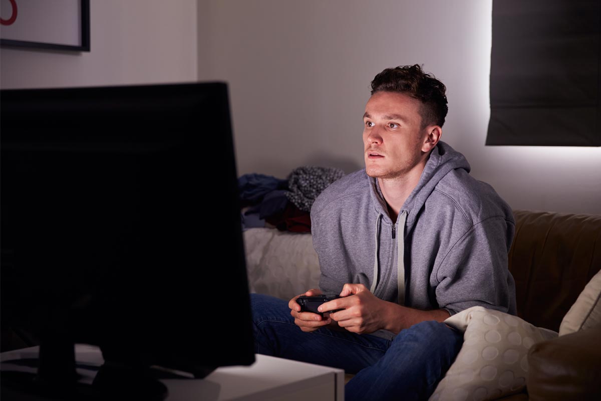 This Relationship Deal Breaker Test Will Tell Us How Long You’ve Been Single guy addicted to video games