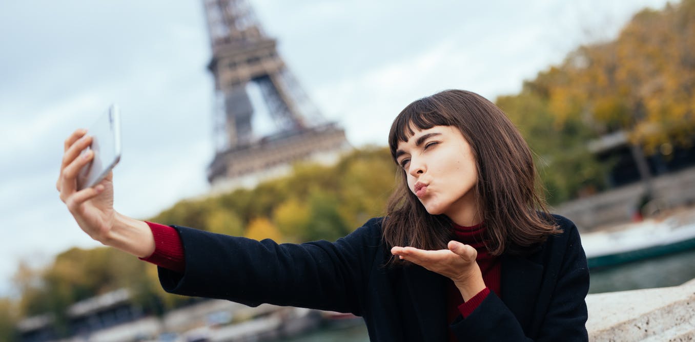 This Relationship Deal Breaker Test Will Tell Us How Long You’ve Been Single person taking selfies