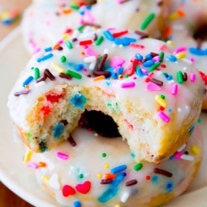 This Food Test Will Reveal If You’re an 😄 Optimist or a 😟 Pessimist Donuts