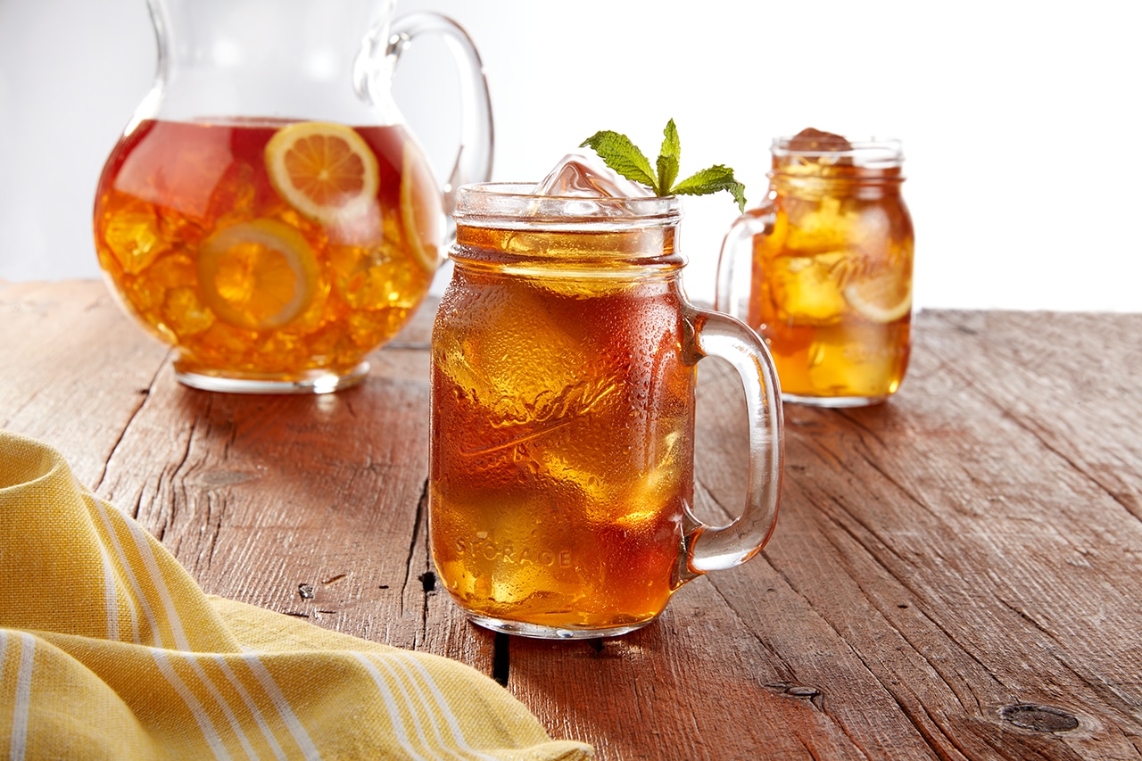 This Food Test Will Reveal If You’re an 😄 Optimist or a 😟 Pessimist iced tea