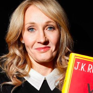 🤓 If You Score 14/16 on This General Knowledge Quiz, You’re a Nerd J. K. Rowling