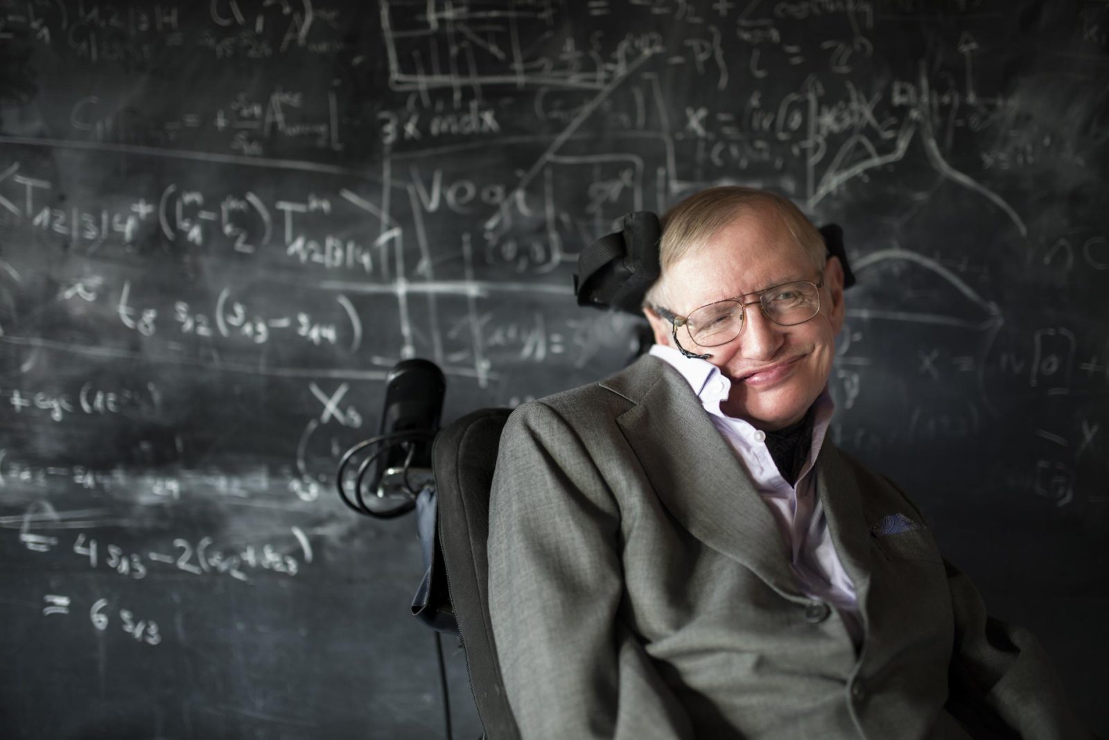 If You Can Answer 12/15 of These Questions Correctly, You’re Smarter Than the Average Person Stephen Hawking