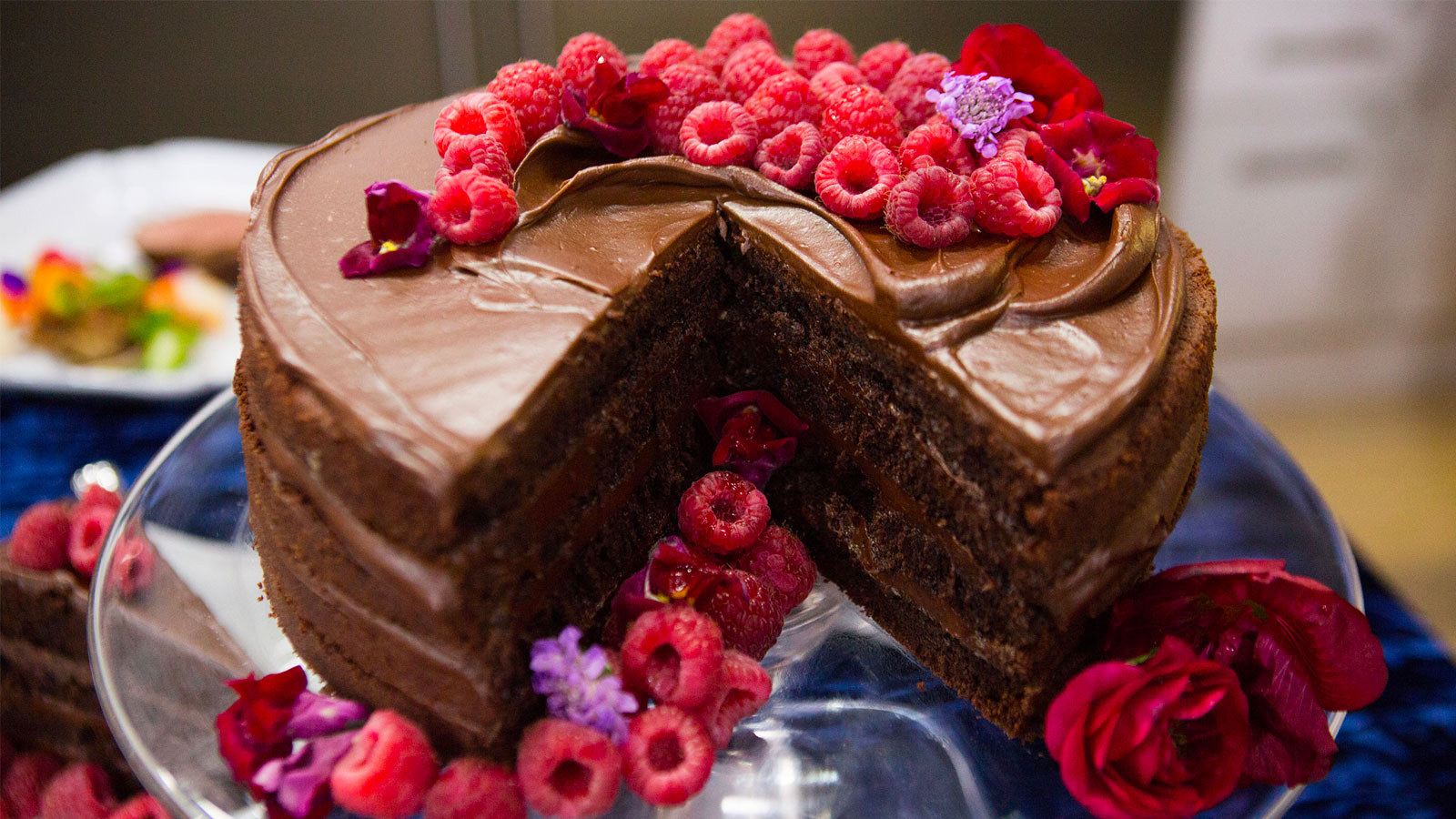 Choose Between Normal or Trendy Foods and We’ll Tell You If You’re More Shy or Outgoing cake1