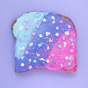 Choose Between Normal or Trendy Foods and We’ll Tell You If You’re More Shy or Outgoing Mermaid toast