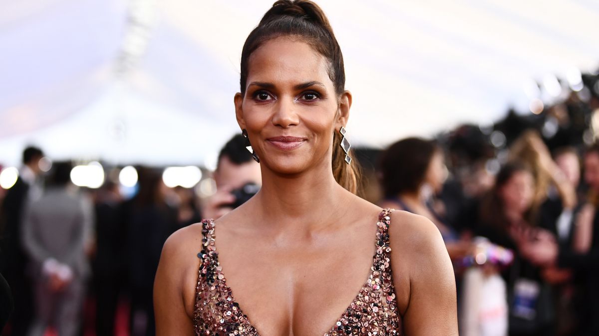 Can You Pass This Hollywood “Two Truths and a Lie” Quiz? Halle Berry