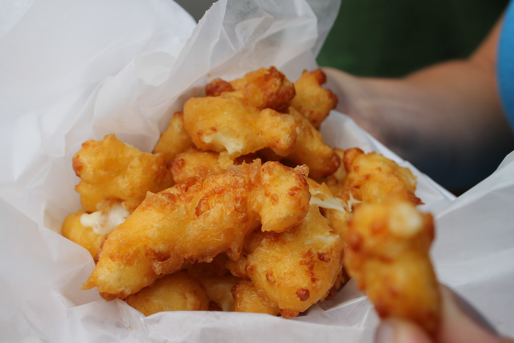 🎡 Eat Your Way Through a Carnival and We’ll Guess Your Birth Order 19 fried cheese curds