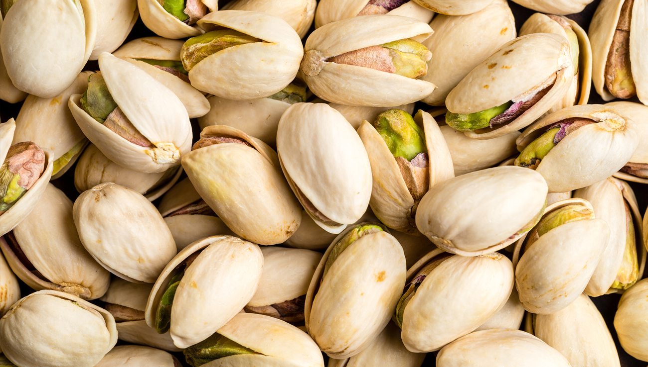 The Way You Eat Common Foods Will Reveal Whether You're… Quiz pistachios2
