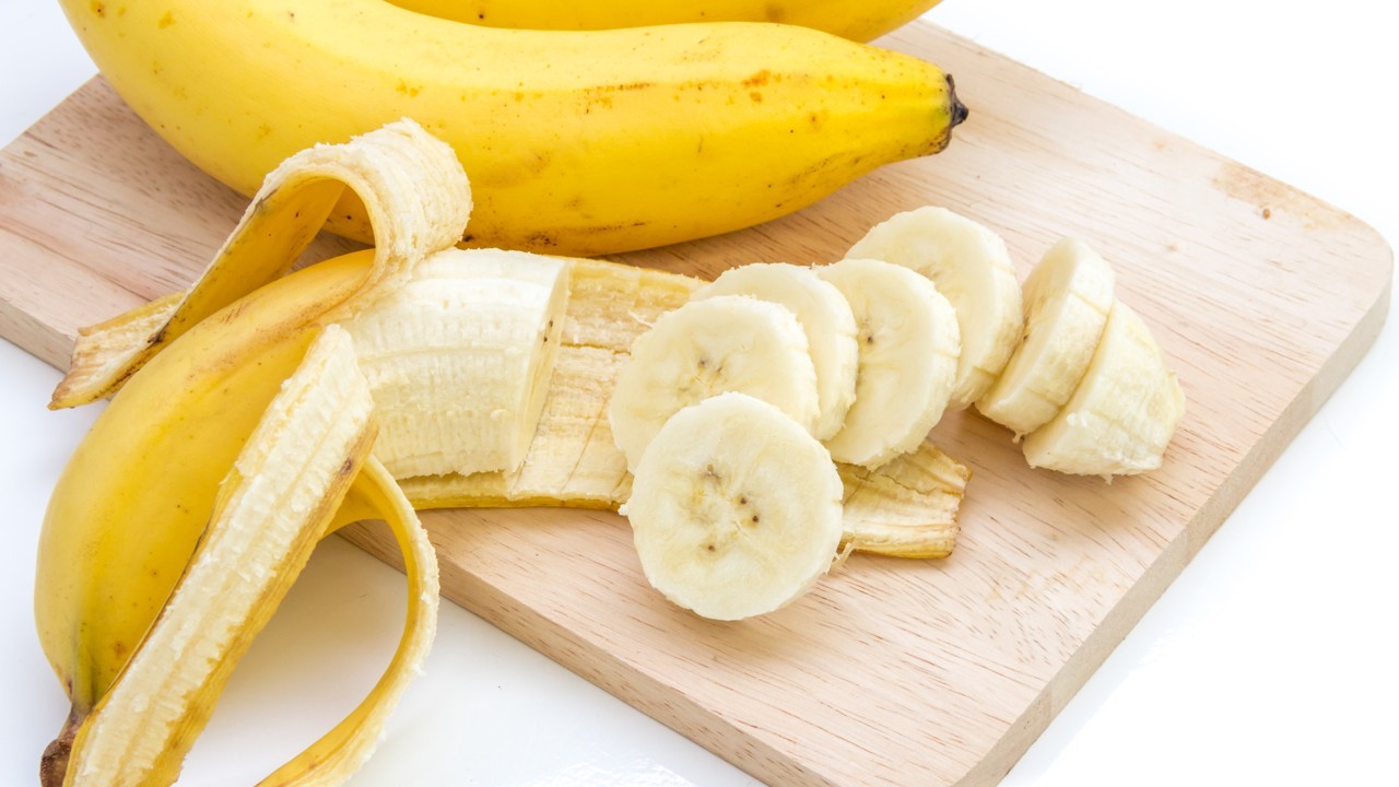 The Way You Eat Common Foods Will Reveal Whether You're… Quiz bananas