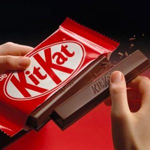 The Way You Eat Common Foods Will Reveal Whether You’re Shy or Outgoing Individual piece