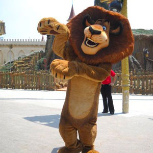 🎢 Spend a Day in Universal Studios and We’ll Give You a Surreal Place to Visit Alex the Lion