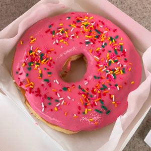 🎢 Spend a Day in Universal Studios and We’ll Give You a Surreal Place to Visit Giant Pink Doughnut