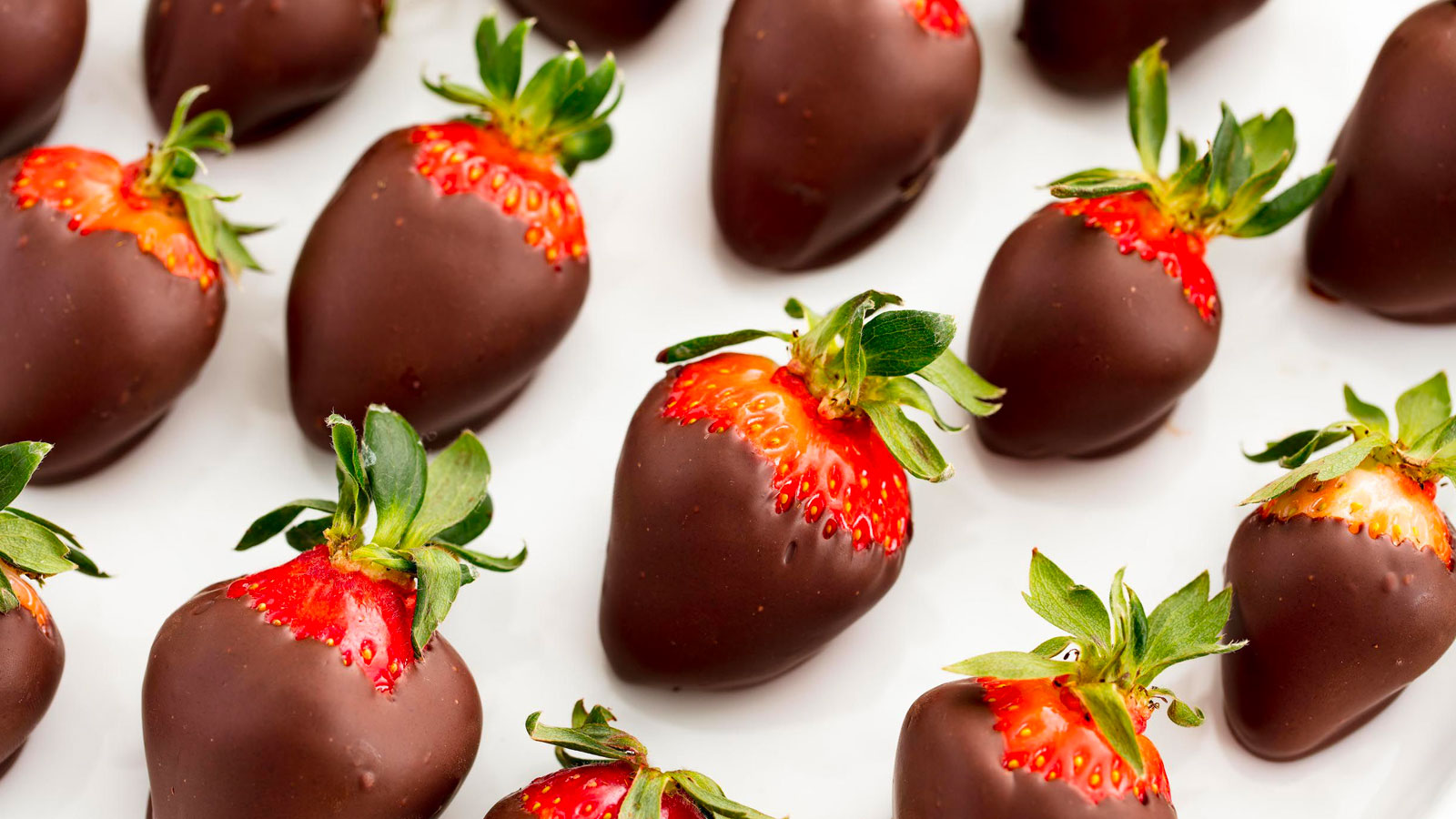 🍫 Can We Guess If You’re Single from Your Taste in Chocolate? Chocolate strawberries