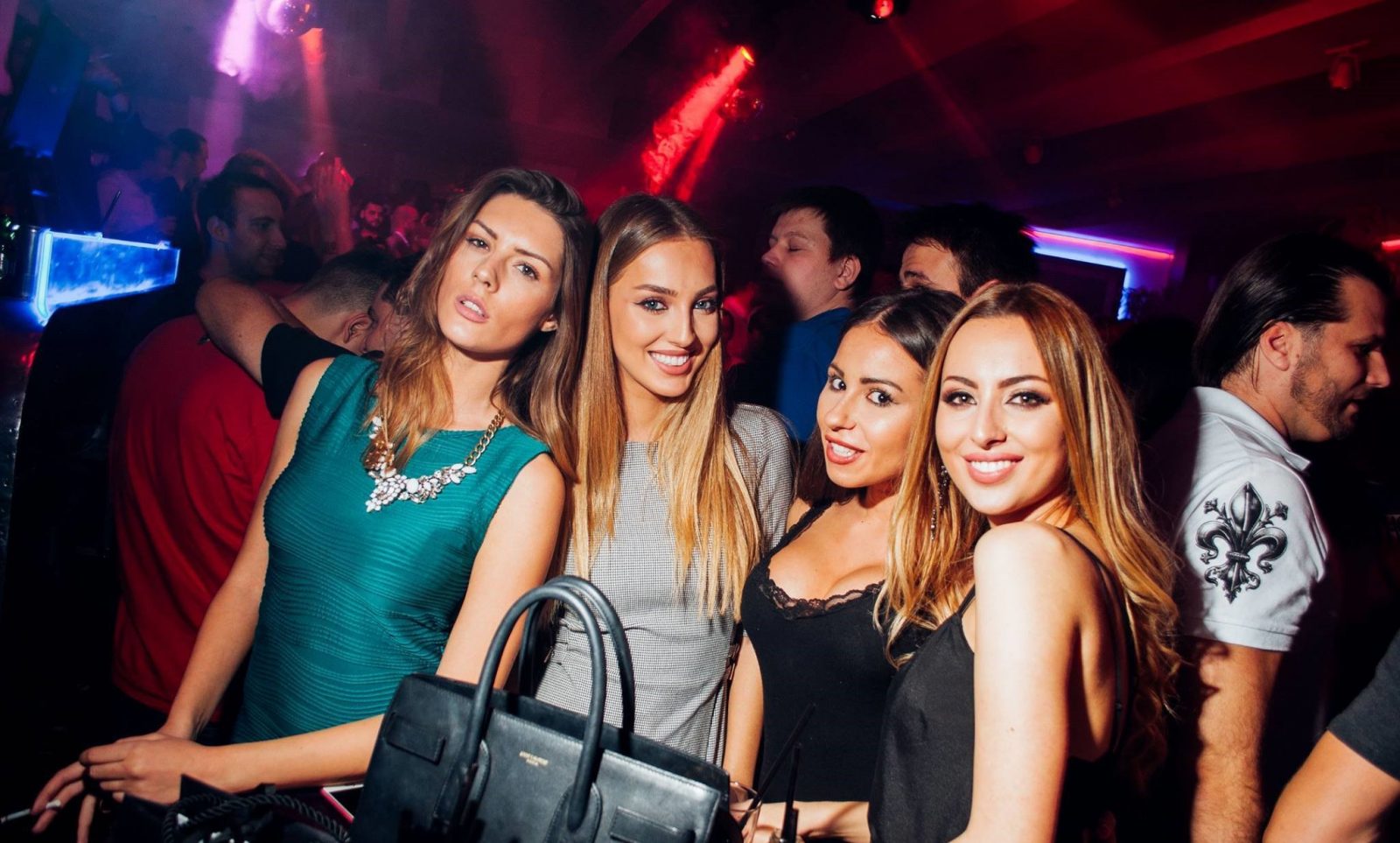 What Kind Of Introvert Are You? partying in a club