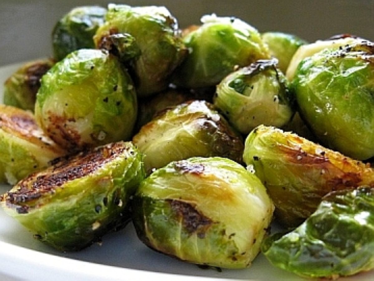 These Are the 🥑 Healthiest Foods in the Human Diet, According to AI. 🍄 How Many Have You Been Eating? Brussels sprouts1