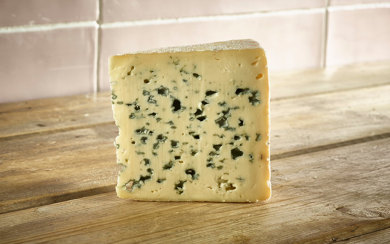 Can We Guess Your Age by Whether You've Tried Foods? Quiz blue cheese3