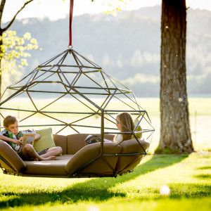 What Type Of Mom Are You? Quiz Relaxing in the backyard or park