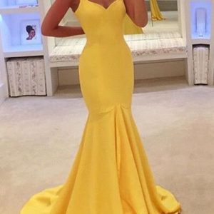 👗 Design Your Prom Outfit and We’ll Guess Your Age and Height Yellow