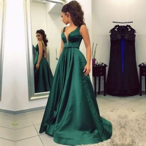 👗 Design Your Prom Outfit and We’ll Guess Your Age and Height Green