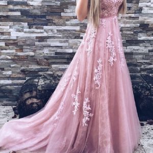 👗 Design Your Prom Outfit and We’ll Guess Your Age and Height Pink