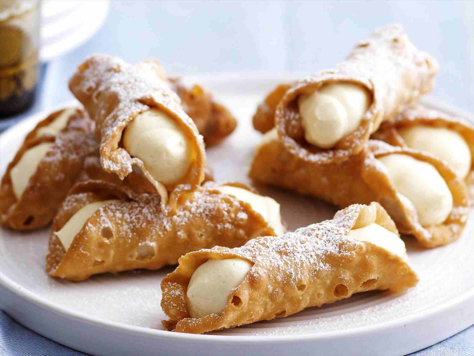 🥘 Pick Your Favorite Foods and We’ll Tell You Where ✈️ You Should Visit Post-Pandemic Cannoli