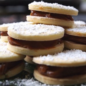 Yes, We Know When You’re Getting 💍 Married Based on Your 🥘 International Food Choices Alfajores
