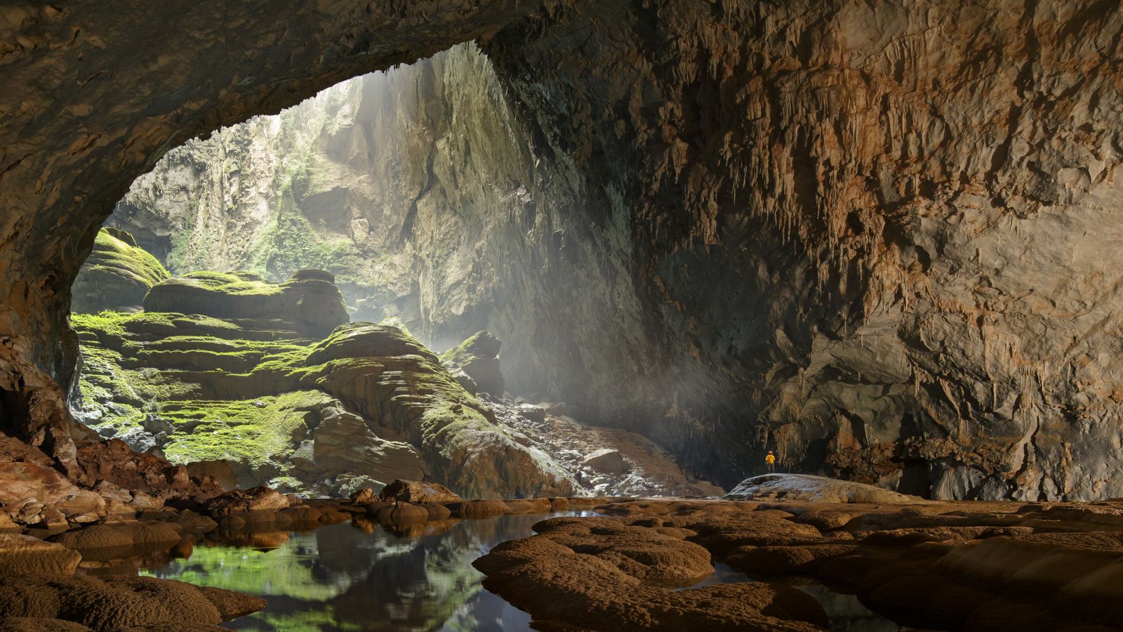 Only a Person With a Clear Head Can Pass This General Knowledge Quiz Vietnam cave