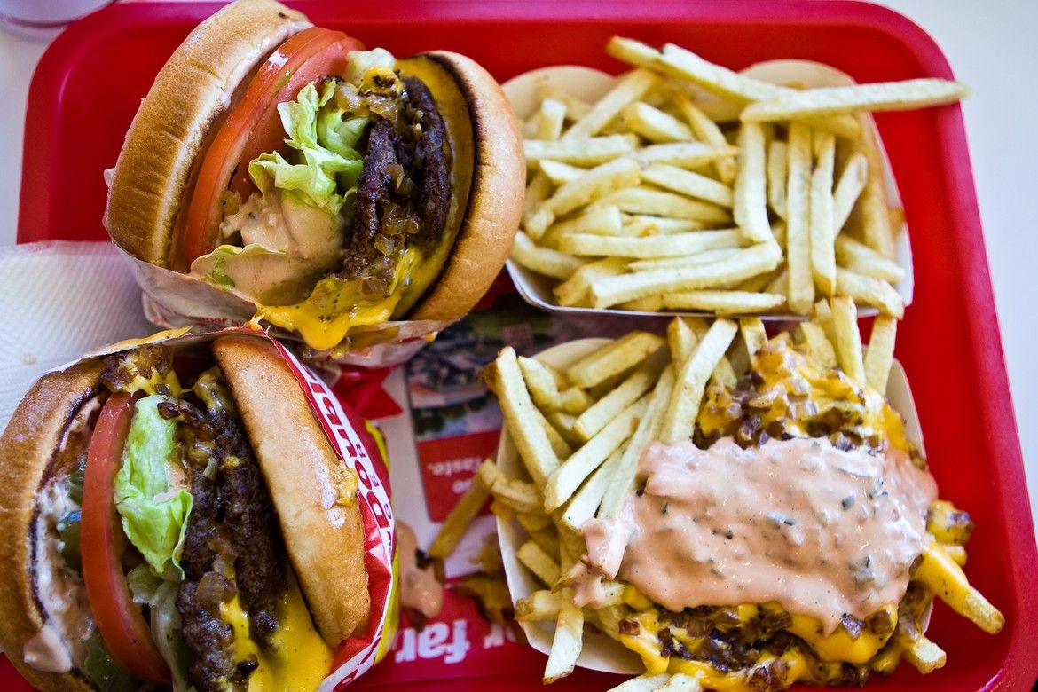 🍔 Plan a Dinner Party With Only Fast Food and We’ll Reveal Your Exact Age 210