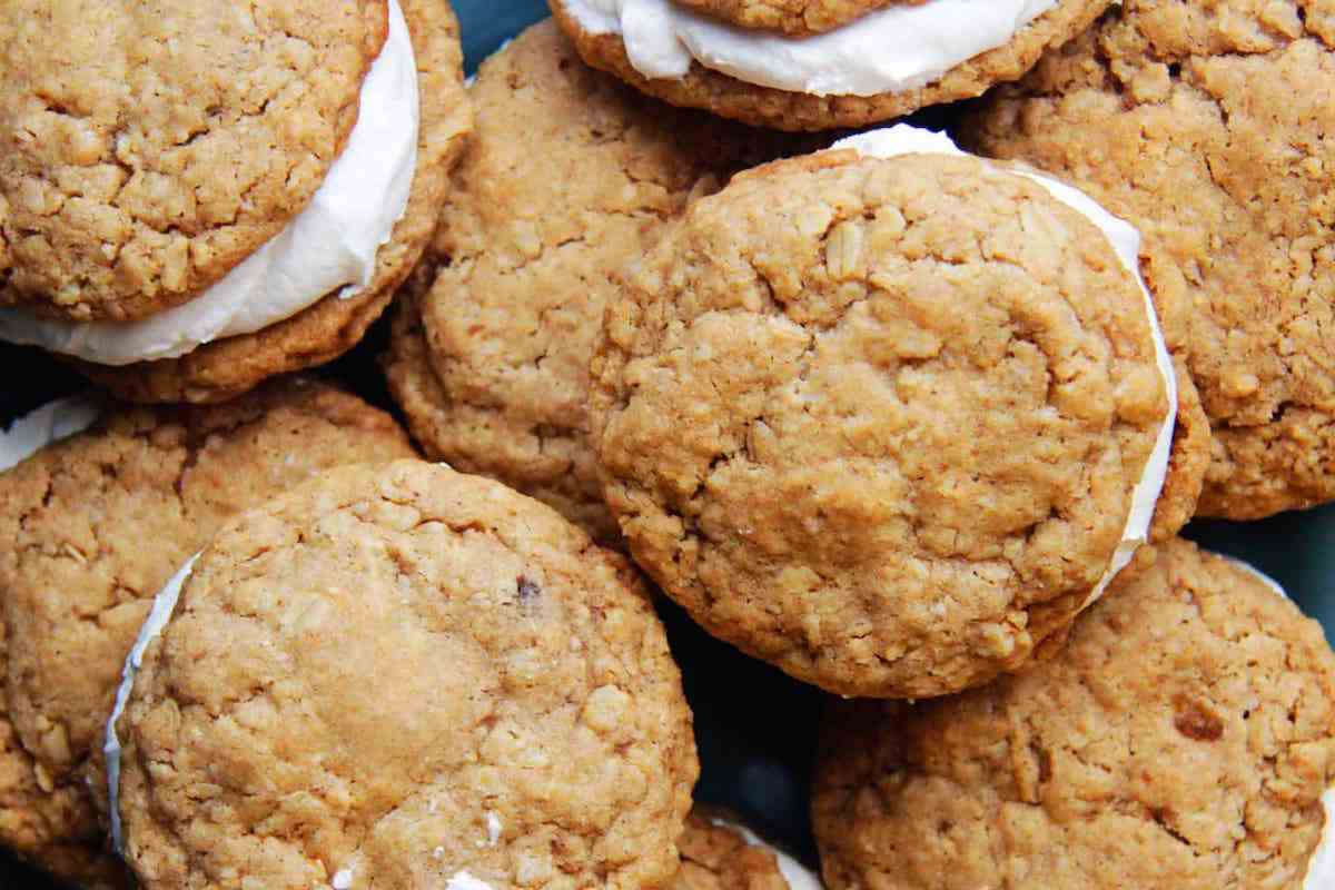 Your Stance on These Nostalgic Foods Will Reveal Which Decade You Were Born Little Debbies Oatmeal Creme Pies 181