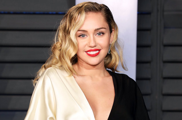 Choose the Ideal 🎁 Birthday Gifts for These Celebrities and We’ll Reveal Your Celeb BFF Miley Cyrus2