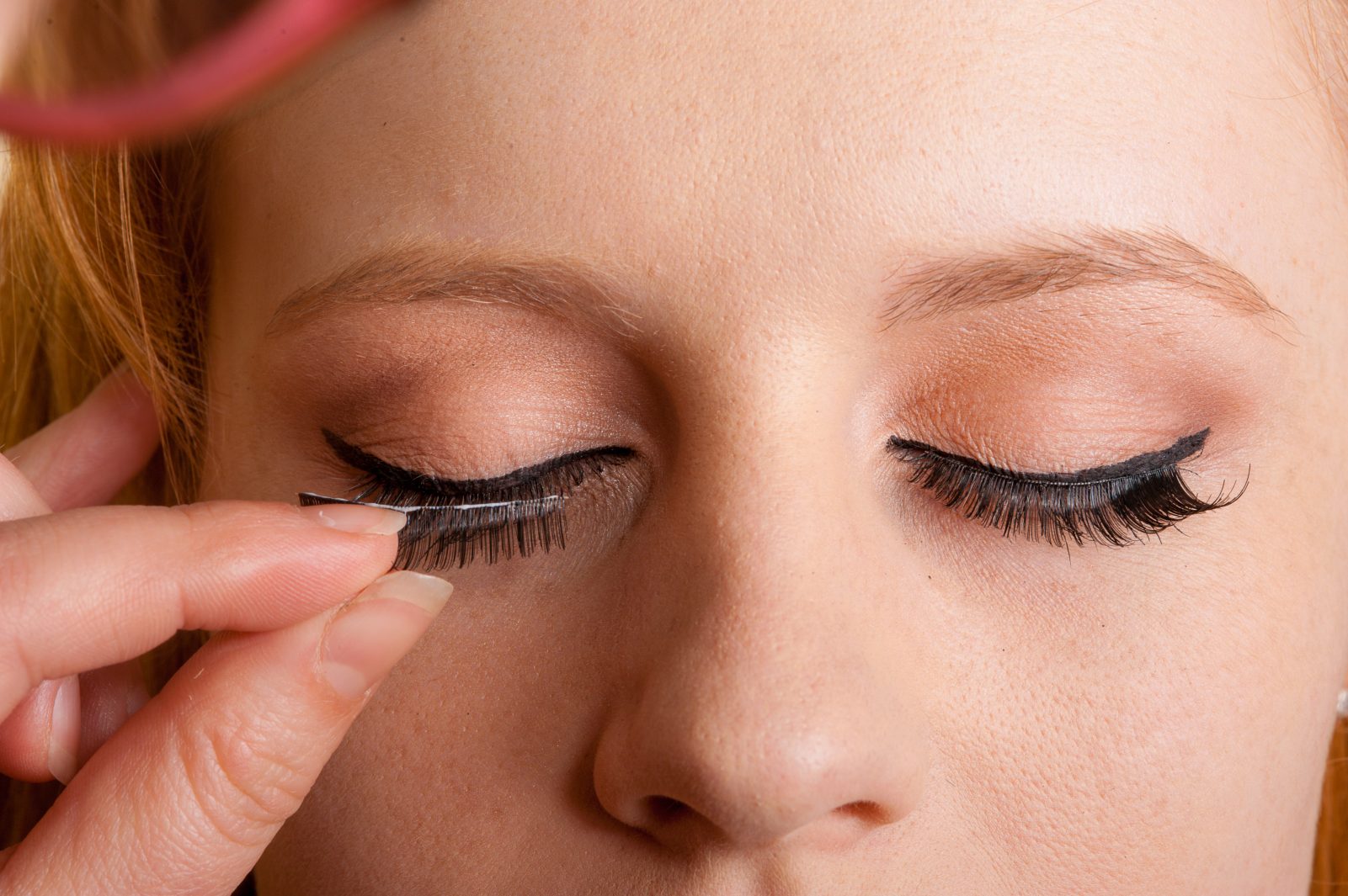 If You Do at Least 8/15 of These Things, You’re a Low Maintenance Girl peeling off lashes