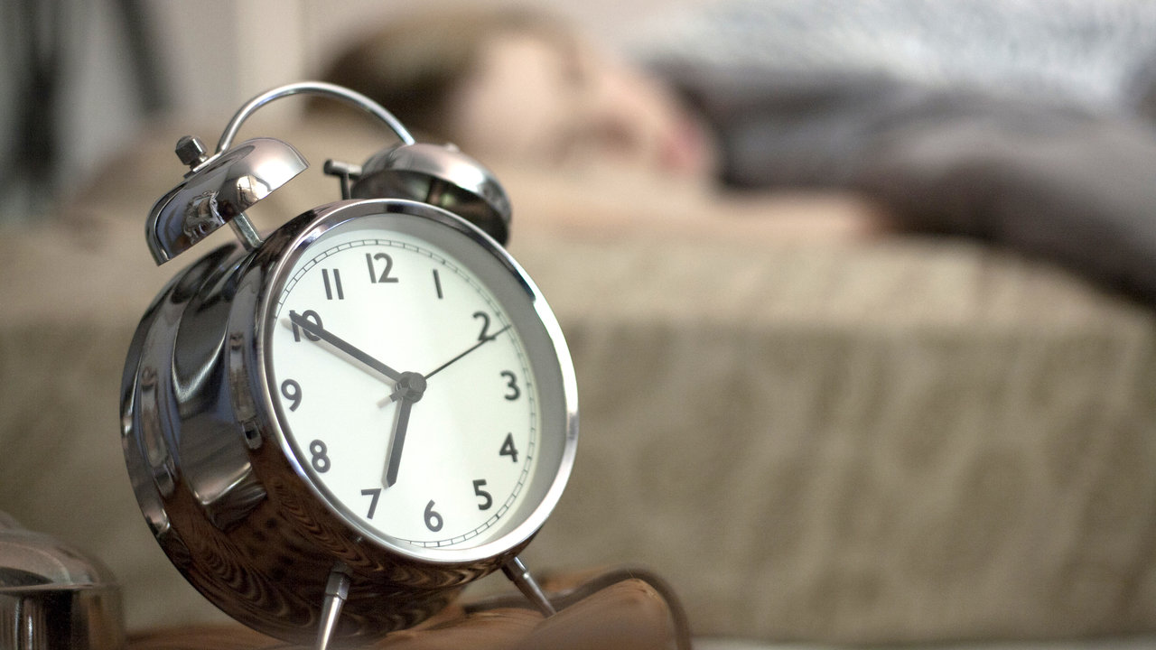 If You Do at Least 9/17 of These Things, You’re a Real Lazy Girl Alarm clock