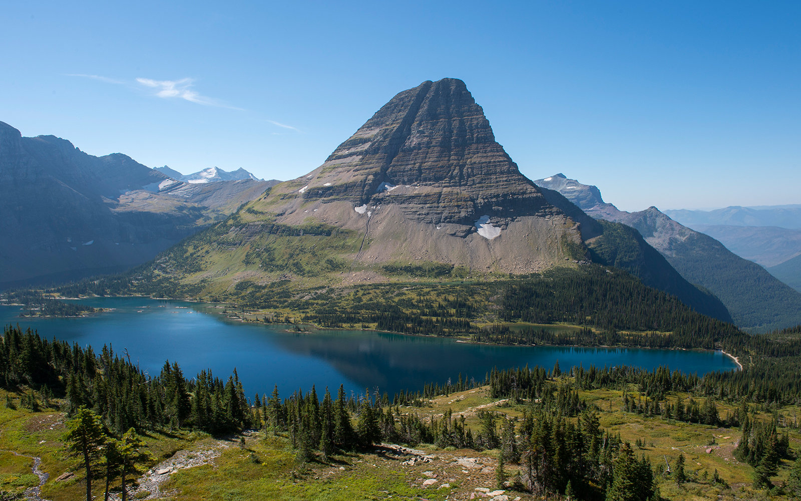 No American Has Got Perfect Score on This Quiz Without Cheating View of Bearhat Mountain above Hidden Lake at Logan Pass in