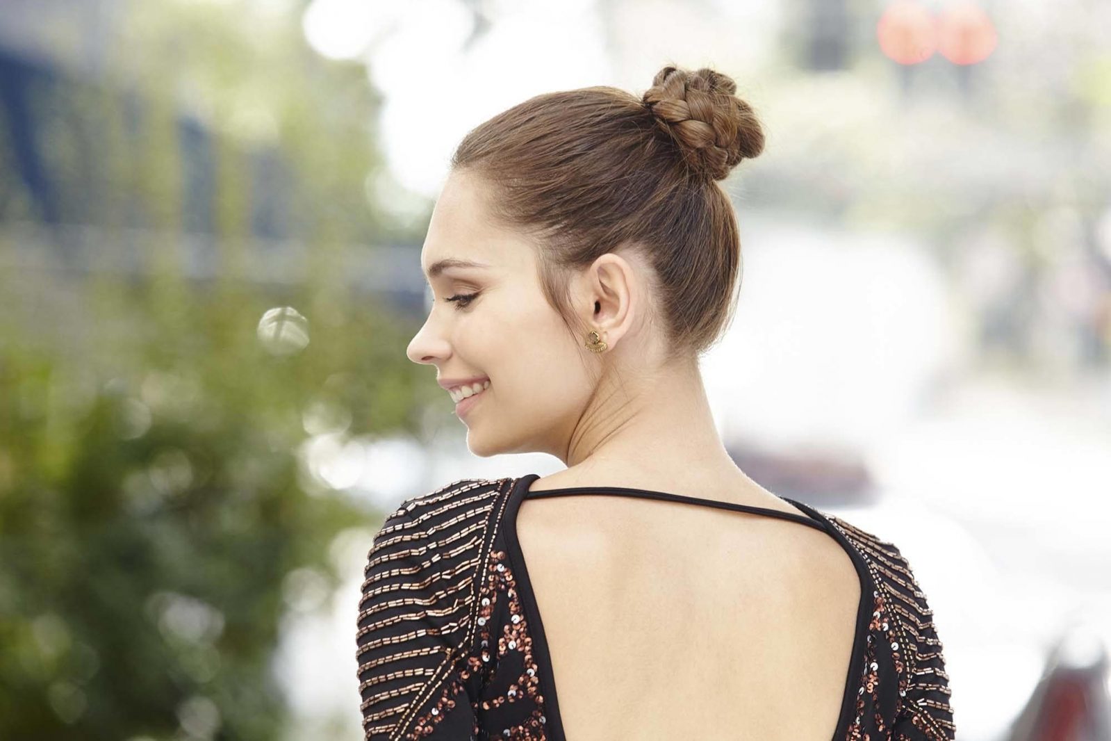 If You Do at Least 8/15 of These Things, You’re a Low Maintenance Girl woman in bun