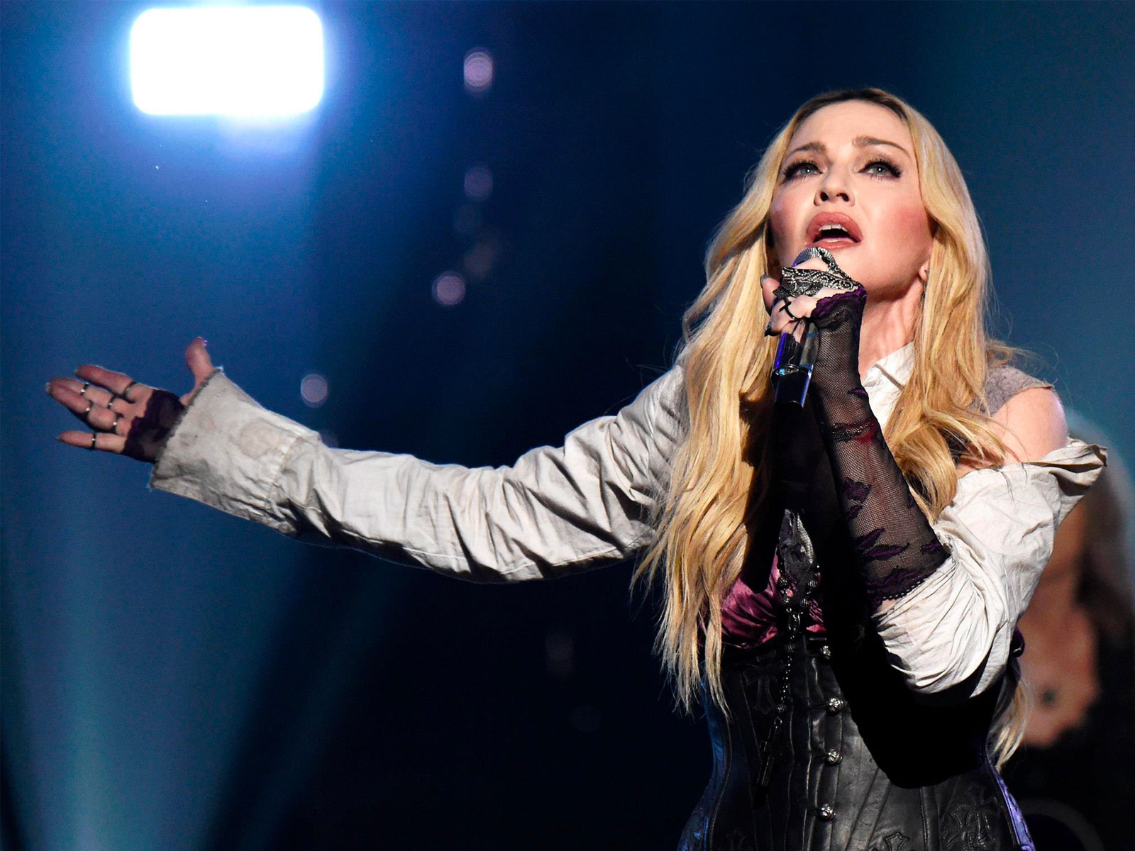Is Your Brain Big Enough to Pass This General Knowledge Quiz? Madonna1