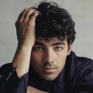 Build Your Dream Boyband and We’ll Reward You With a Hot Rock Star Boyfriend Joe Jonas