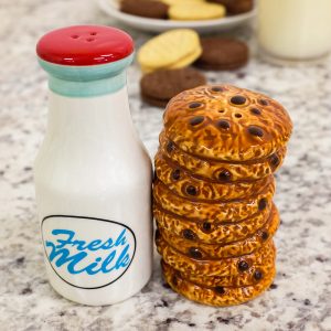 What Cookie Are You? Salt and pepper shakers