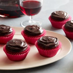 👑 Bake Some Cupcakes and We’ll Reveal Which Disney Princess You Are Most Like Red wine chocolate ganache