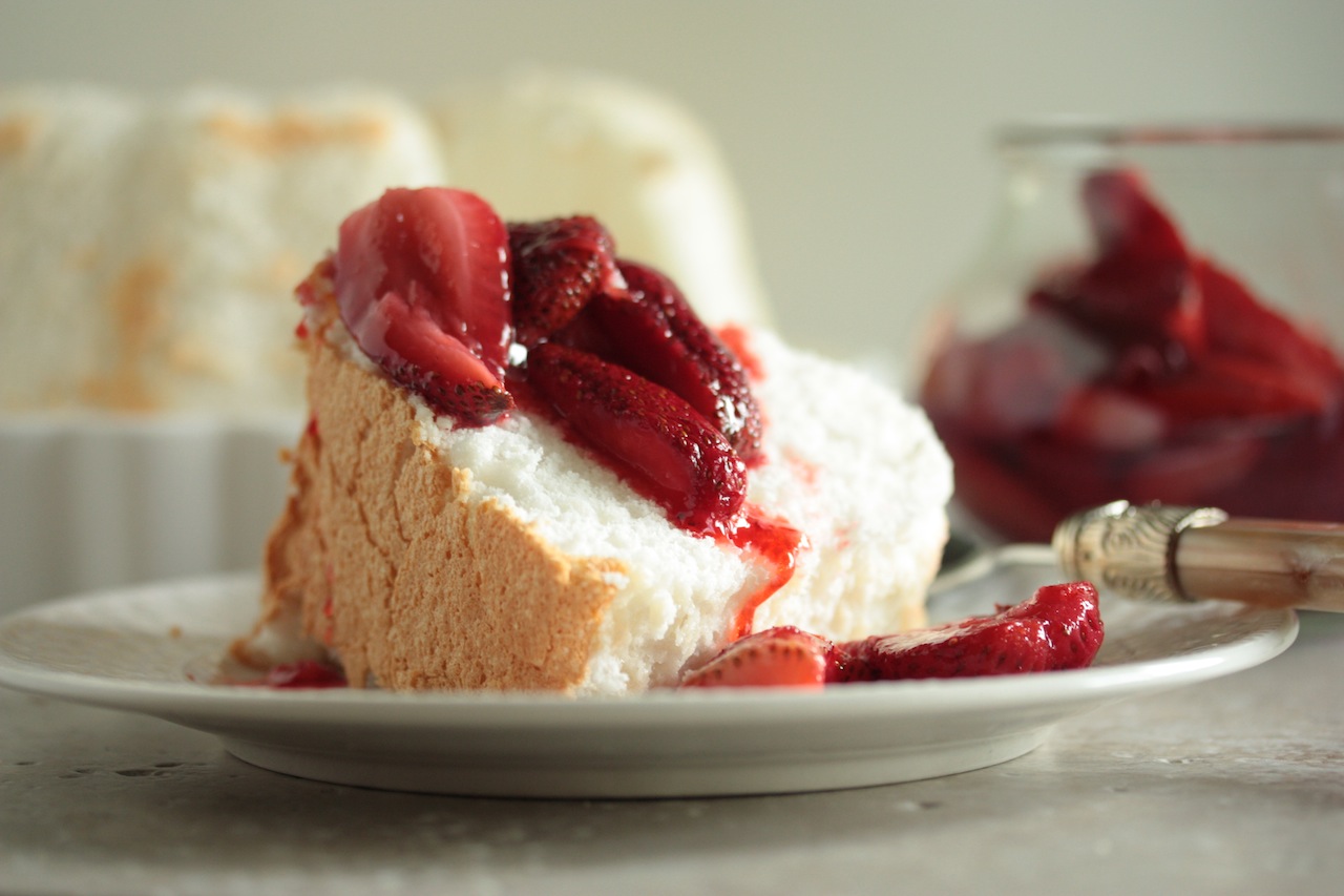 🍰 You Can Eat Cake Only If You Get More Than 8/15 on This Quiz slice of angel food cake
